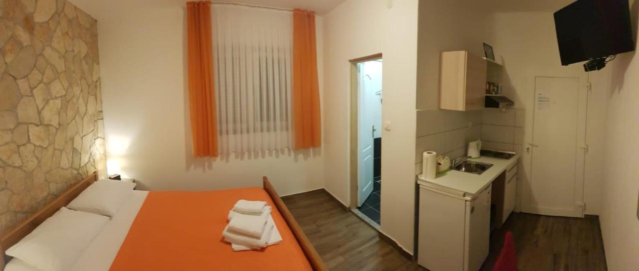 Guest House Renata Zadar Exterior foto